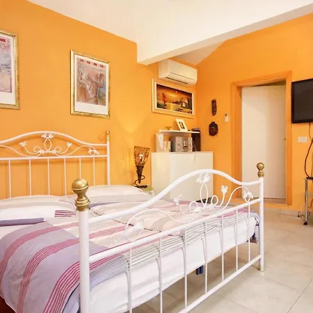 Studio 10181a Lovište